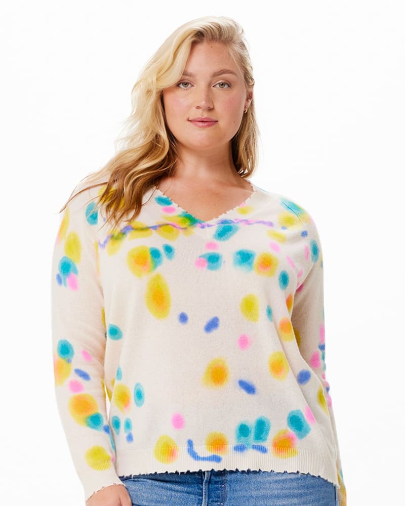 Front of a model wearing a size 1X Frayed Printed Tie Dye V-neck in Multi Color by Minnie Rose. | dia_product_style_image_id:302652